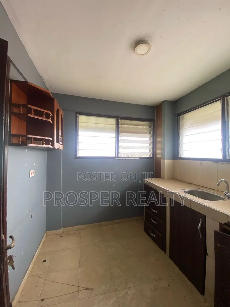2bdrm Apartment in Borteyman Snnit, Tema Metropolitan for rent