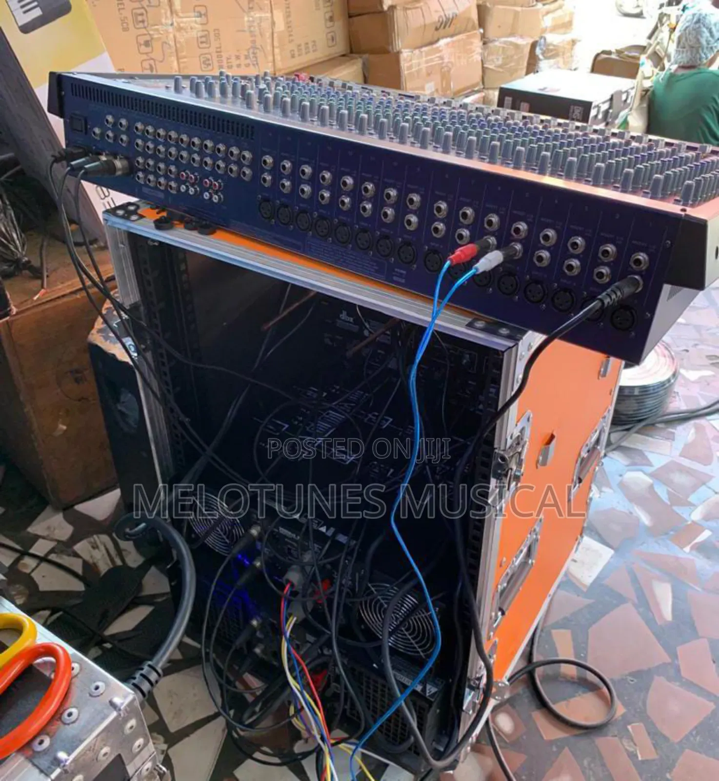 Full Set of Speakers With Amplifier Rack Set (Professional)