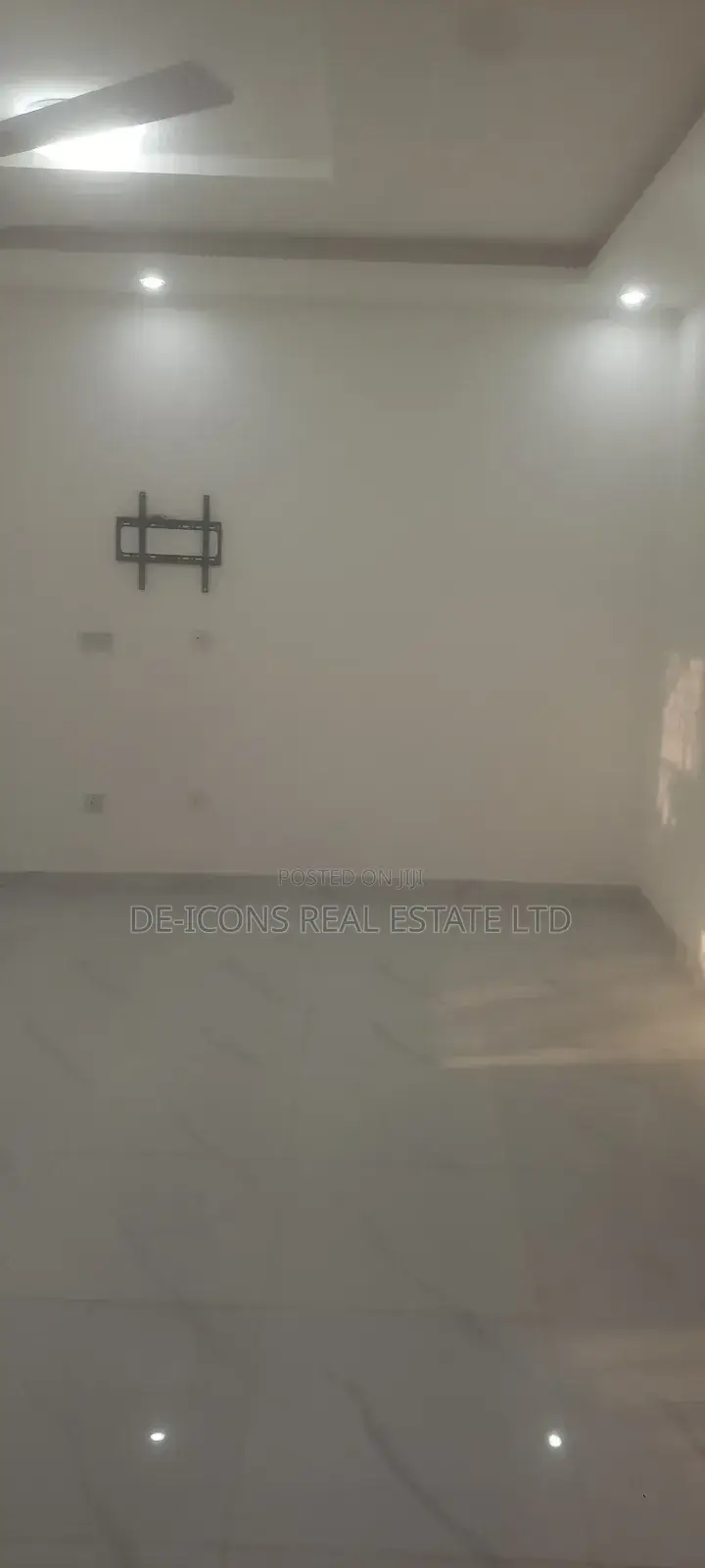 2bdrm Apartment in De-Icons Real Estate, Ga South Municipal for rent