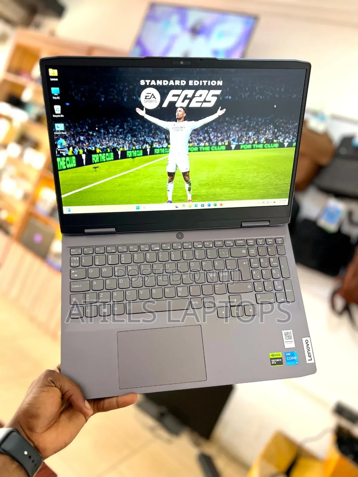 Laptop Lenovo LOQ 15IRH8 16GB Intel Core I5 SSD 512GB