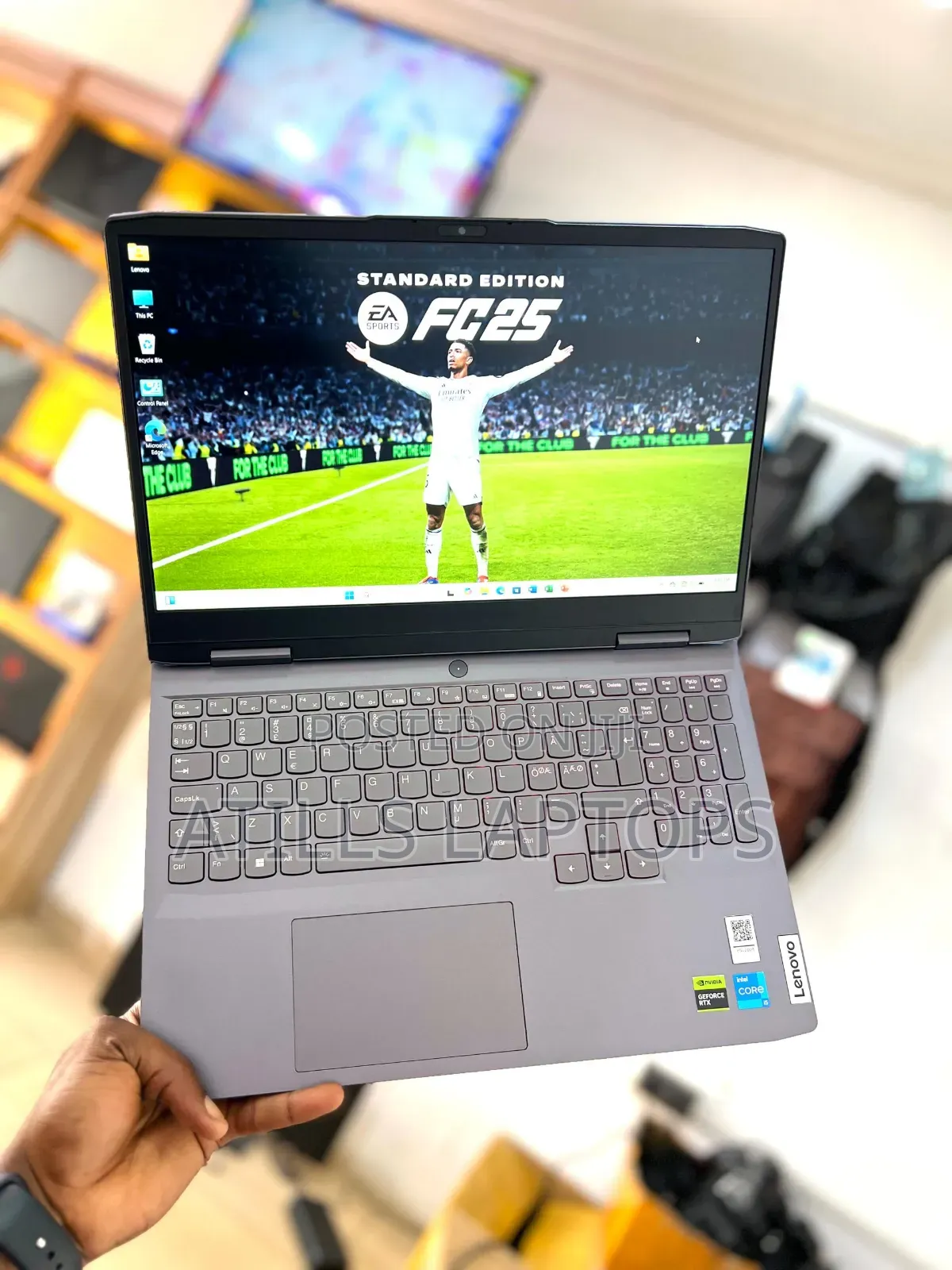 Laptop Lenovo LOQ 15IRH8 16GB Intel Core I5 SSD 512GB