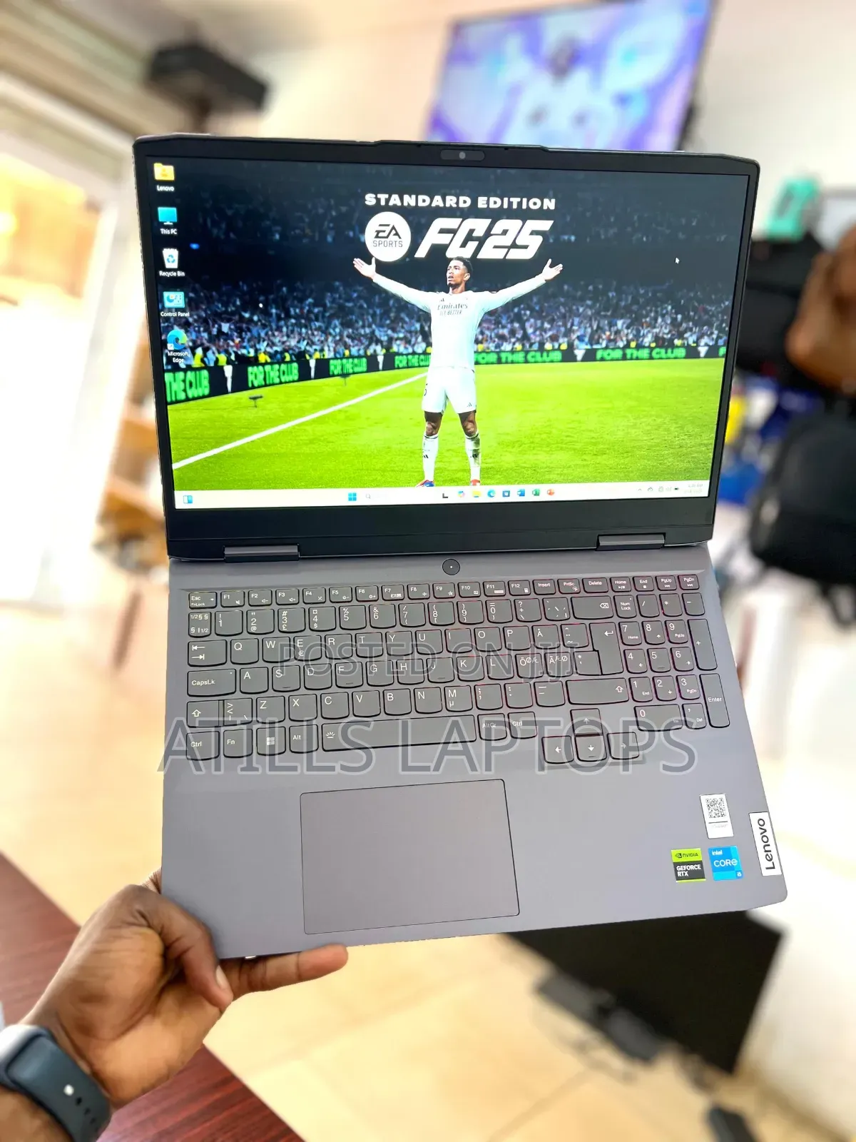 Laptop Lenovo LOQ 15IRH8 16GB Intel Core I5 SSD 512GB