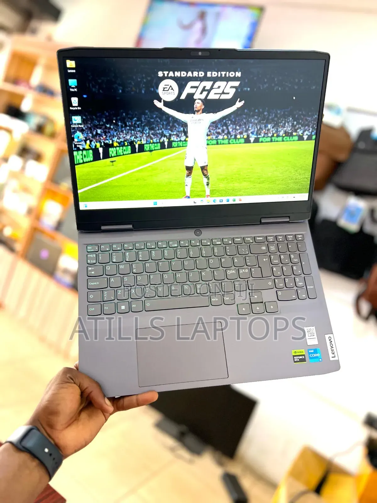 Laptop Lenovo LOQ 15IRH8 16GB Intel Core I5 SSD 512GB