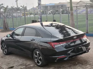 Hyundai Elantra Limited 2021 Black