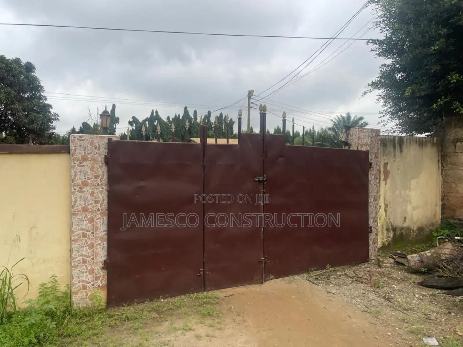 Furnished 4bdrm Bungalow in Accra Doboro, Akuapim North for sale