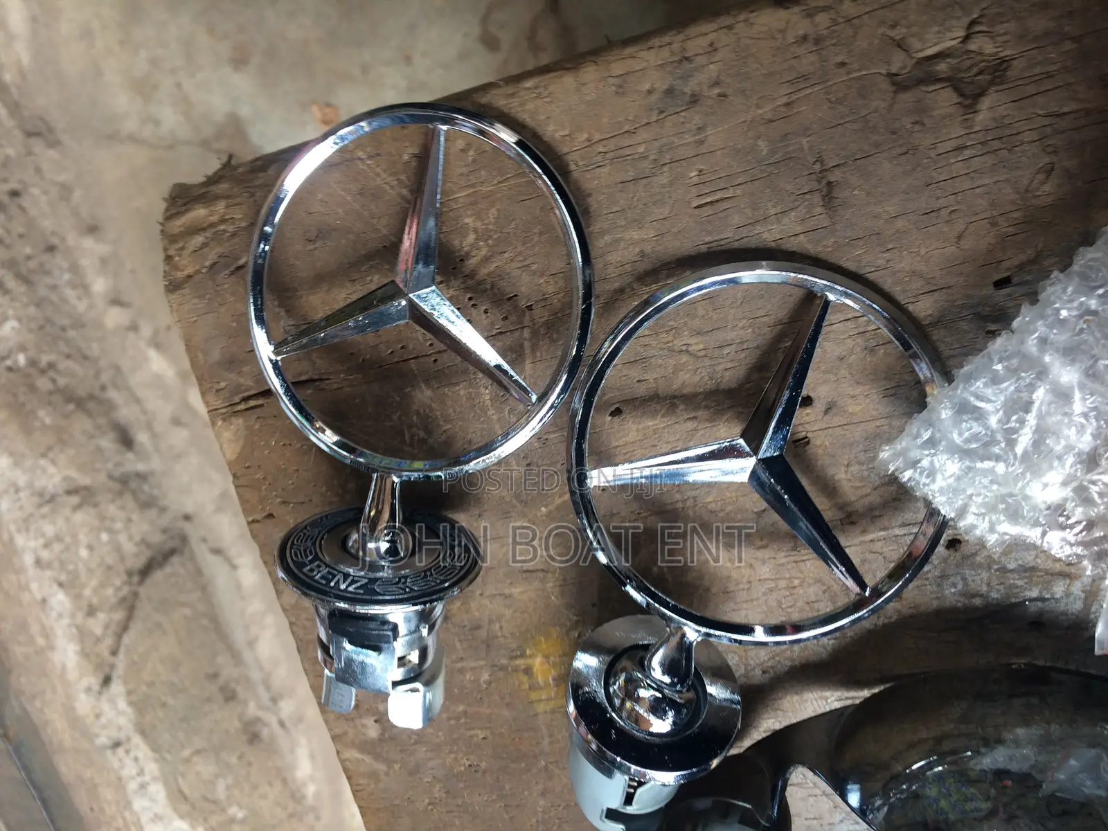 Mercedes Benz Bonnet Crown