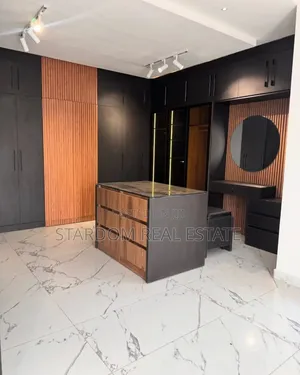 4bdrm Mansion in Adjiringanor, East Legon for sale