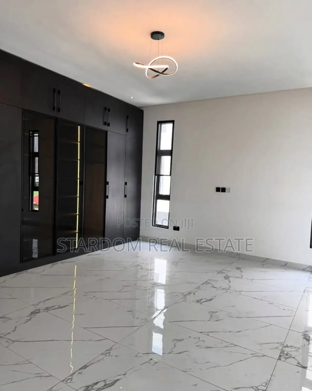 4bdrm Mansion in Adjiringanor, East Legon for sale