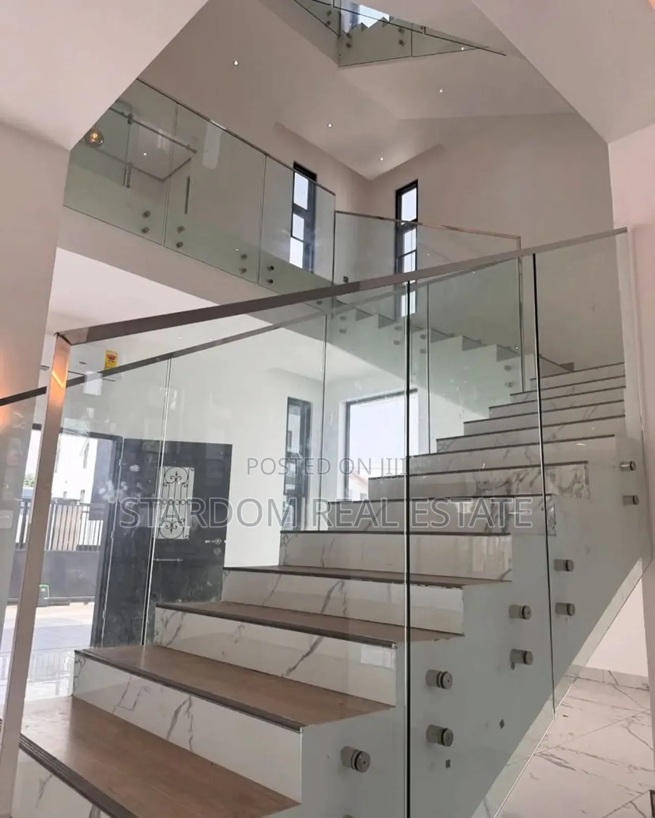 4bdrm Mansion in Adjiringanor, East Legon for sale