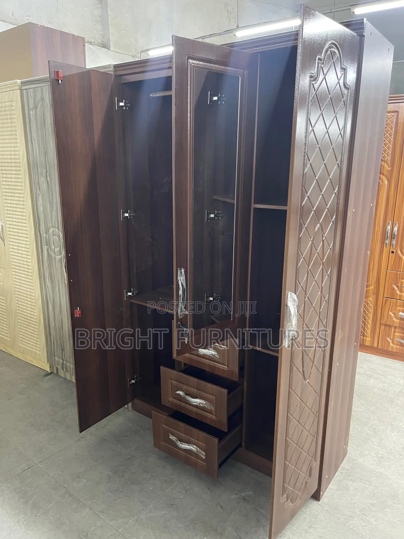 Modern Design Clothes Wardrobe With Mirror and Drawers