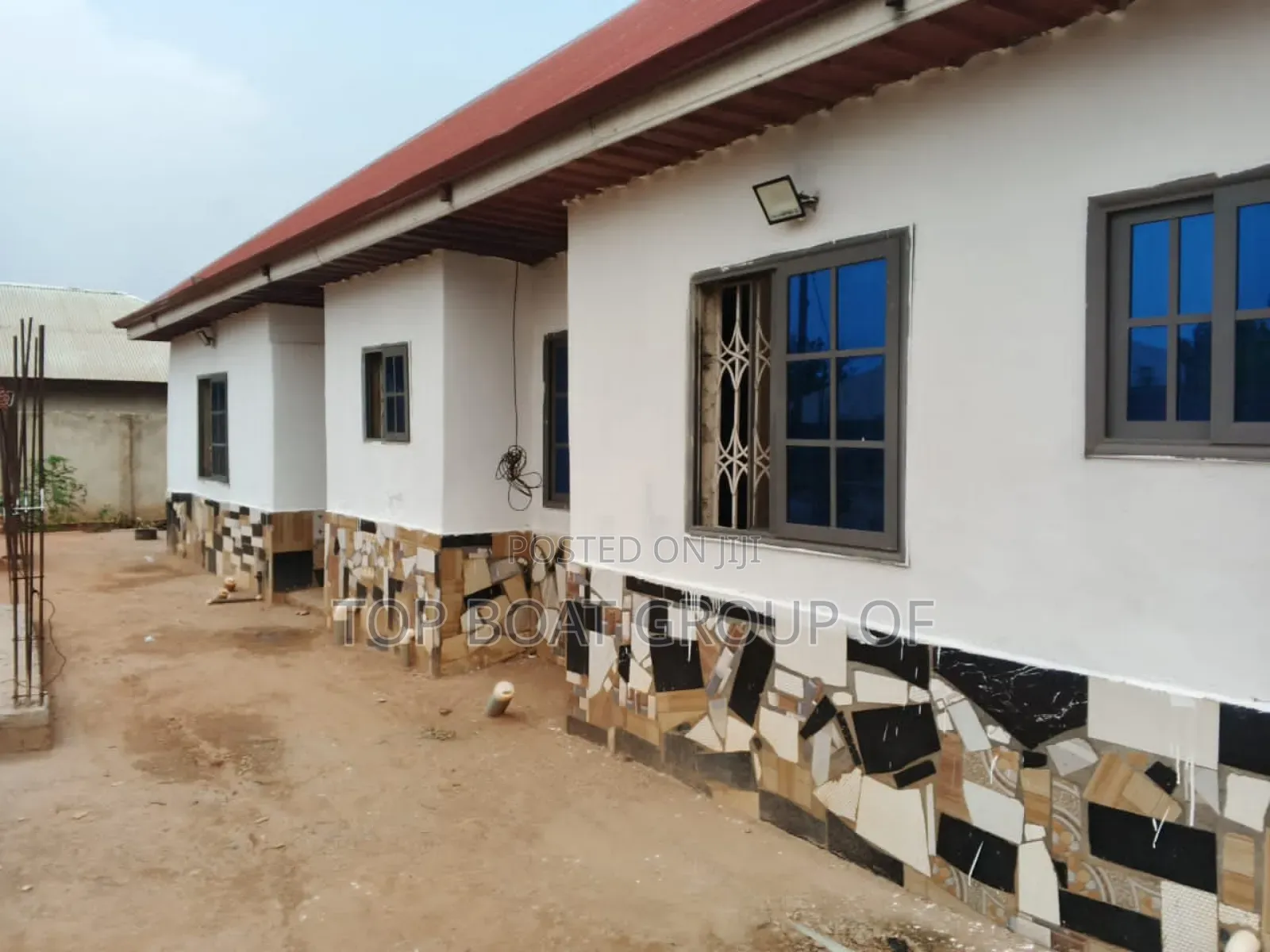 6bdrm House in Abuakwa  Top-Boat, Kumasi Metropolitan for sale