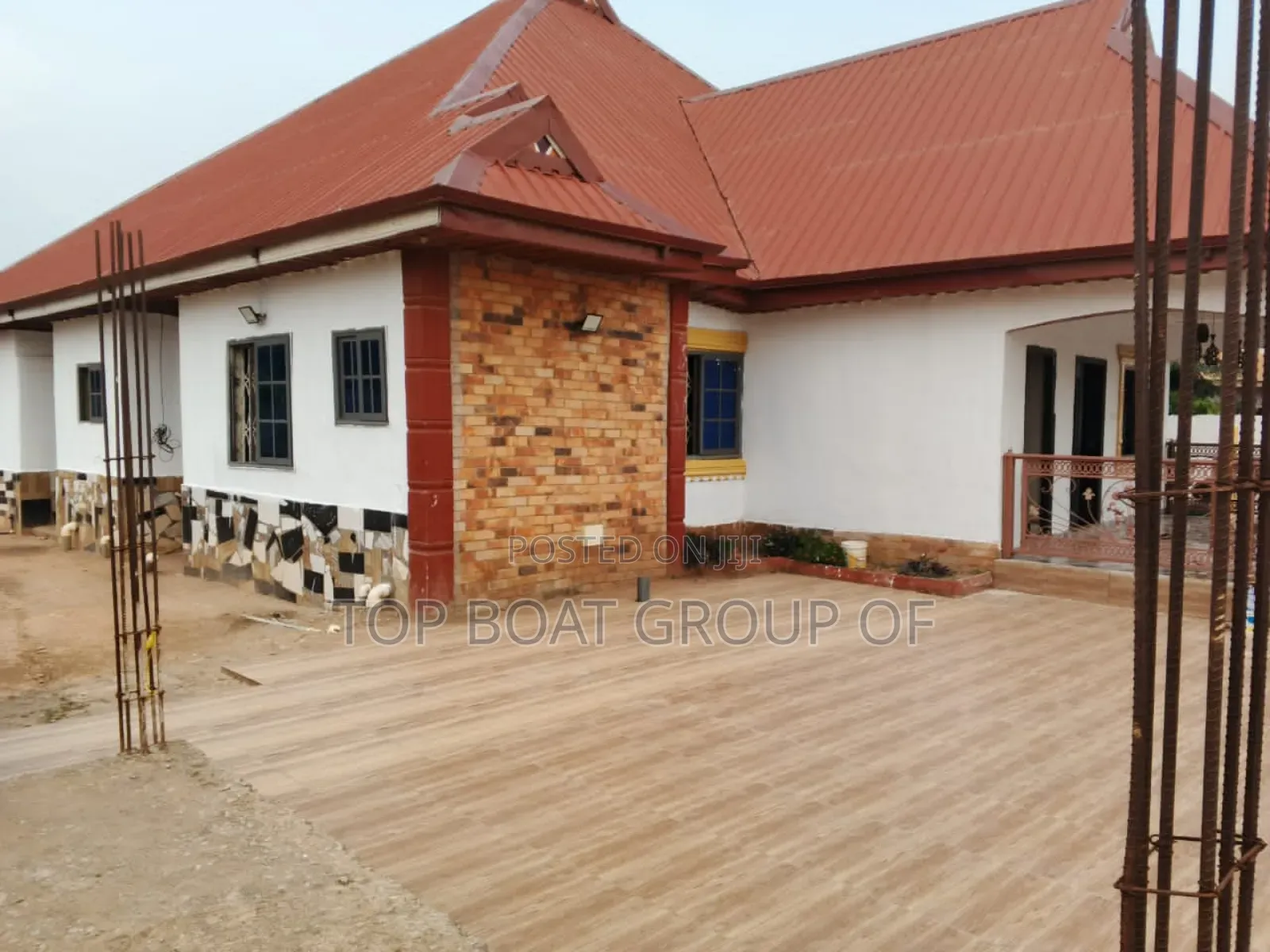 6bdrm House in Abuakwa  Top-Boat, Kumasi Metropolitan for sale