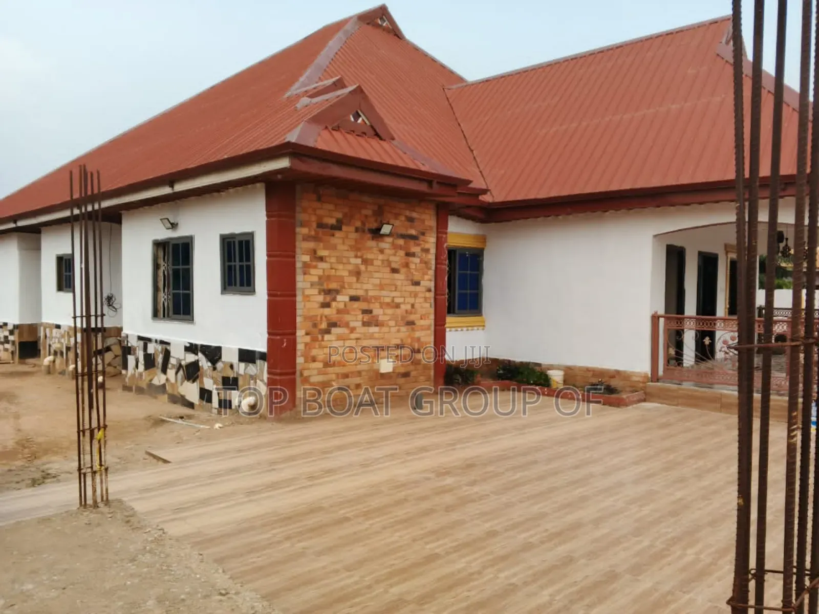 6bdrm House in Abuakwa  Top-Boat, Kumasi Metropolitan for sale