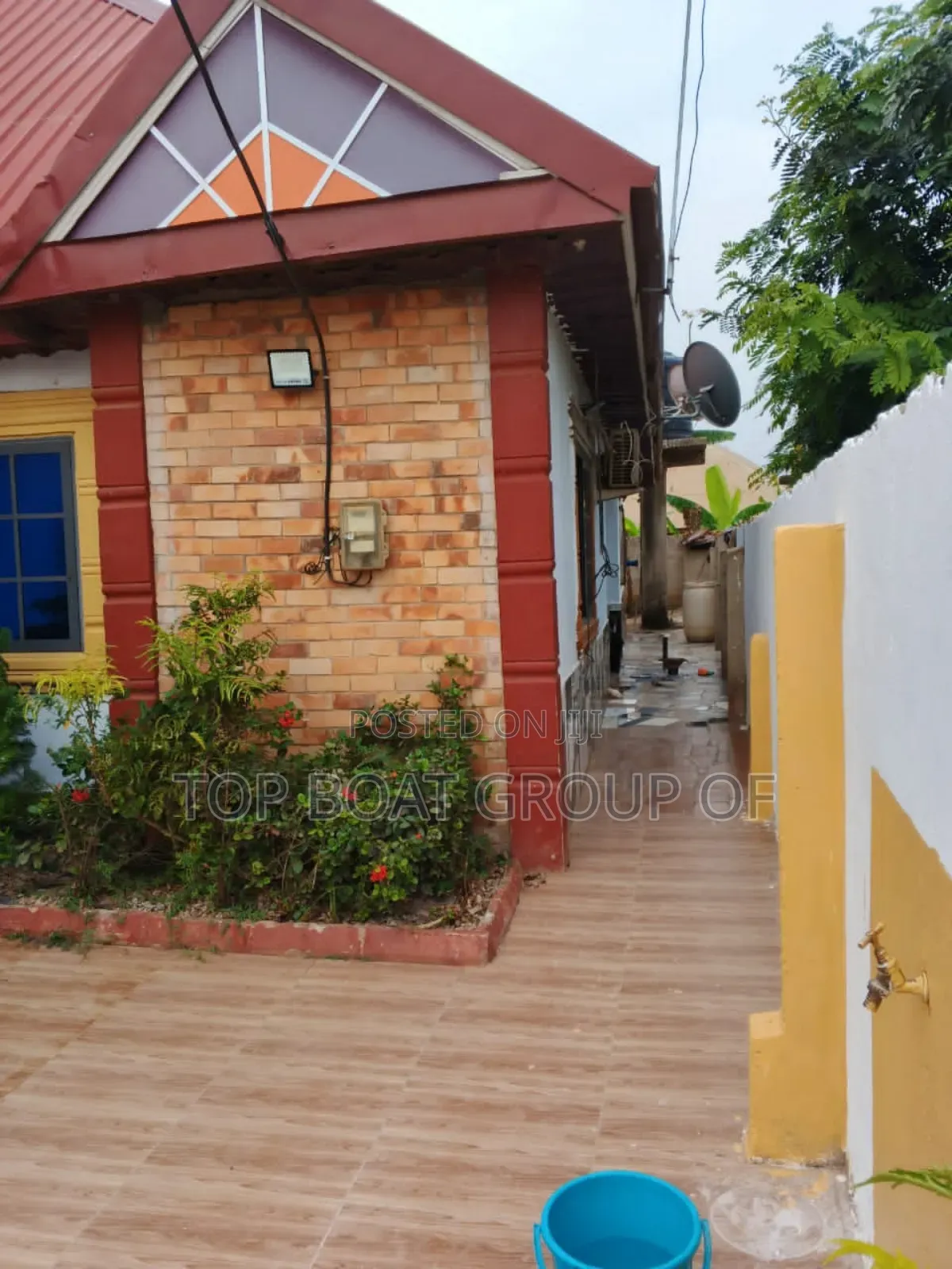 6bdrm House in Abuakwa  Top-Boat, Kumasi Metropolitan for sale