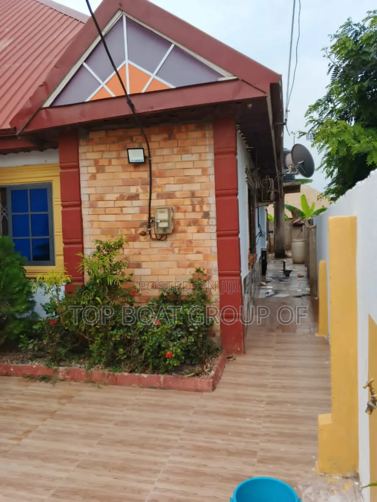 6bdrm House in Abuakwa  Top-Boat, Kumasi Metropolitan for sale