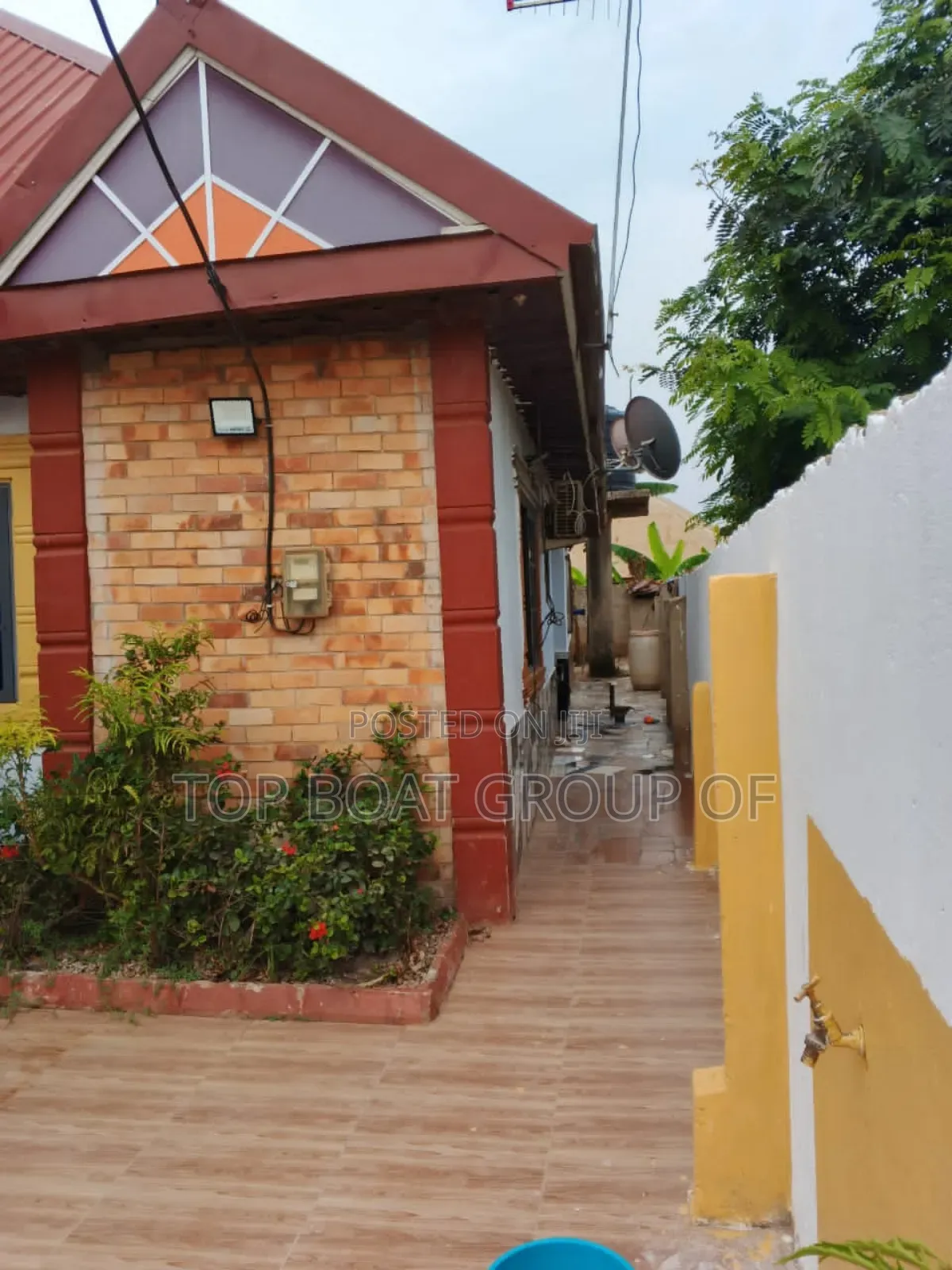 6bdrm House in Abuakwa  Top-Boat, Kumasi Metropolitan for sale
