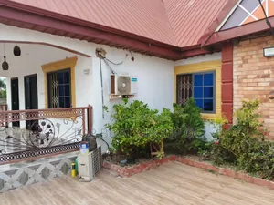 6bdrm House in Abuakwa  Top-Boat, Kumasi Metropolitan for sale