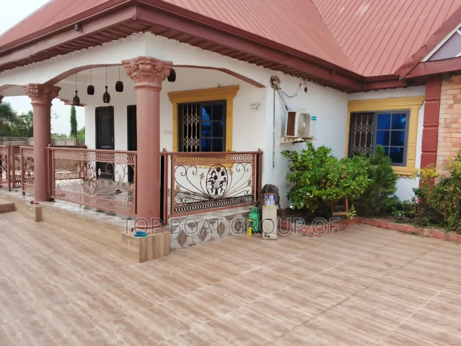 6bdrm House in Abuakwa  Top-Boat, Kumasi Metropolitan for sale
