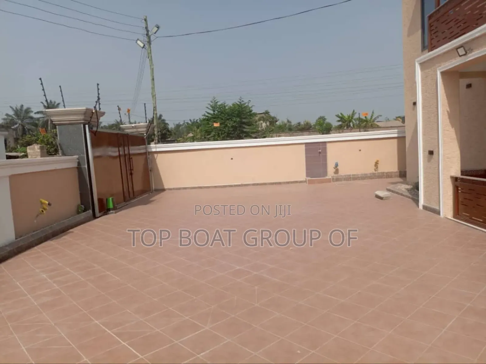 5bdrm House in Top-Boat Estate, Kumasi Metropolitan for sale