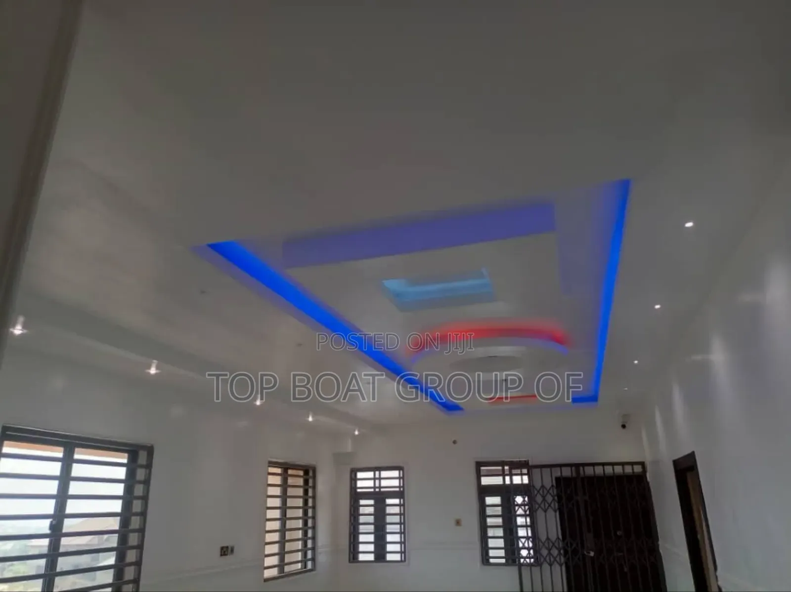 5bdrm House in Top-Boat Estate, Kumasi Metropolitan for sale