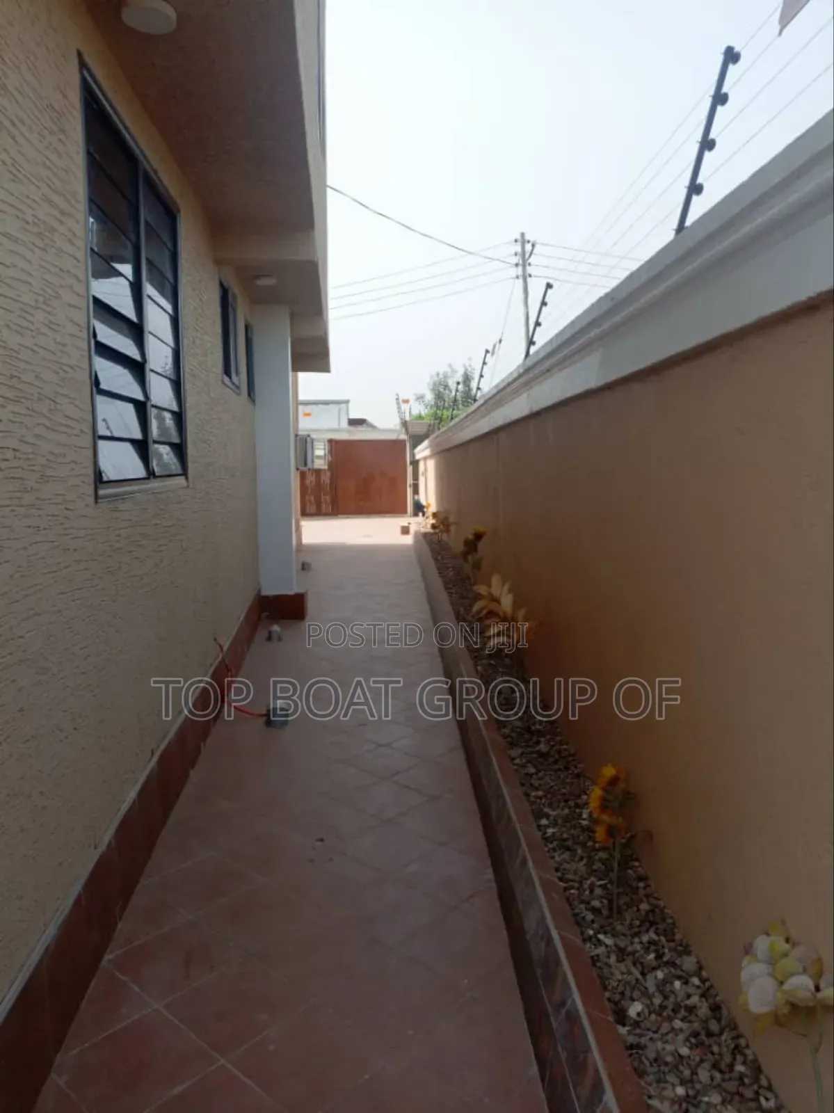 5bdrm House in Top-Boat Estate, Kumasi Metropolitan for sale