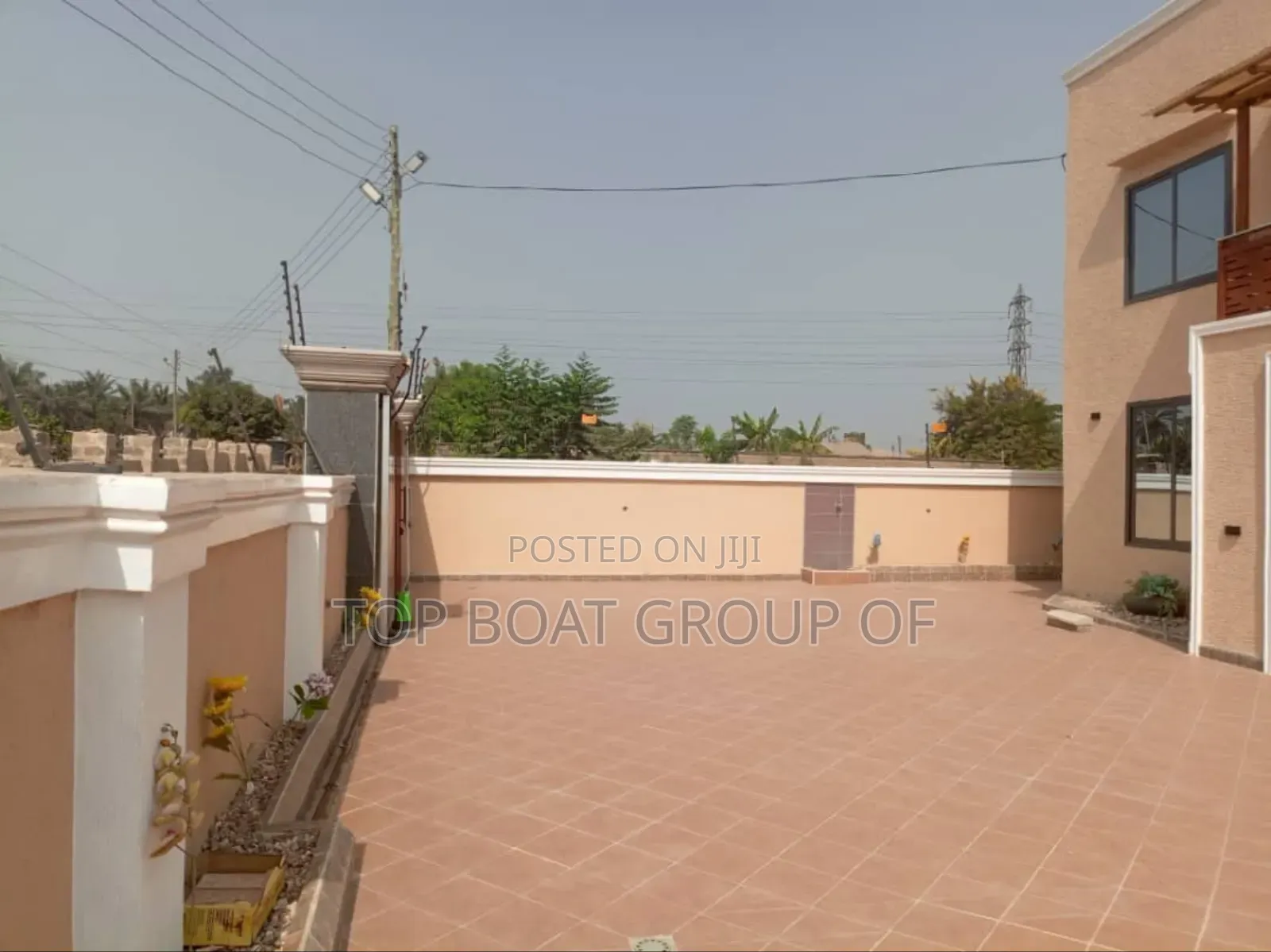 5bdrm House in Top-Boat Estate, Kumasi Metropolitan for sale