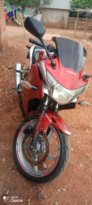 Honda CBR 2012 Red