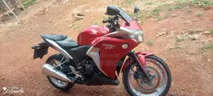 Honda CBR 2012 Red