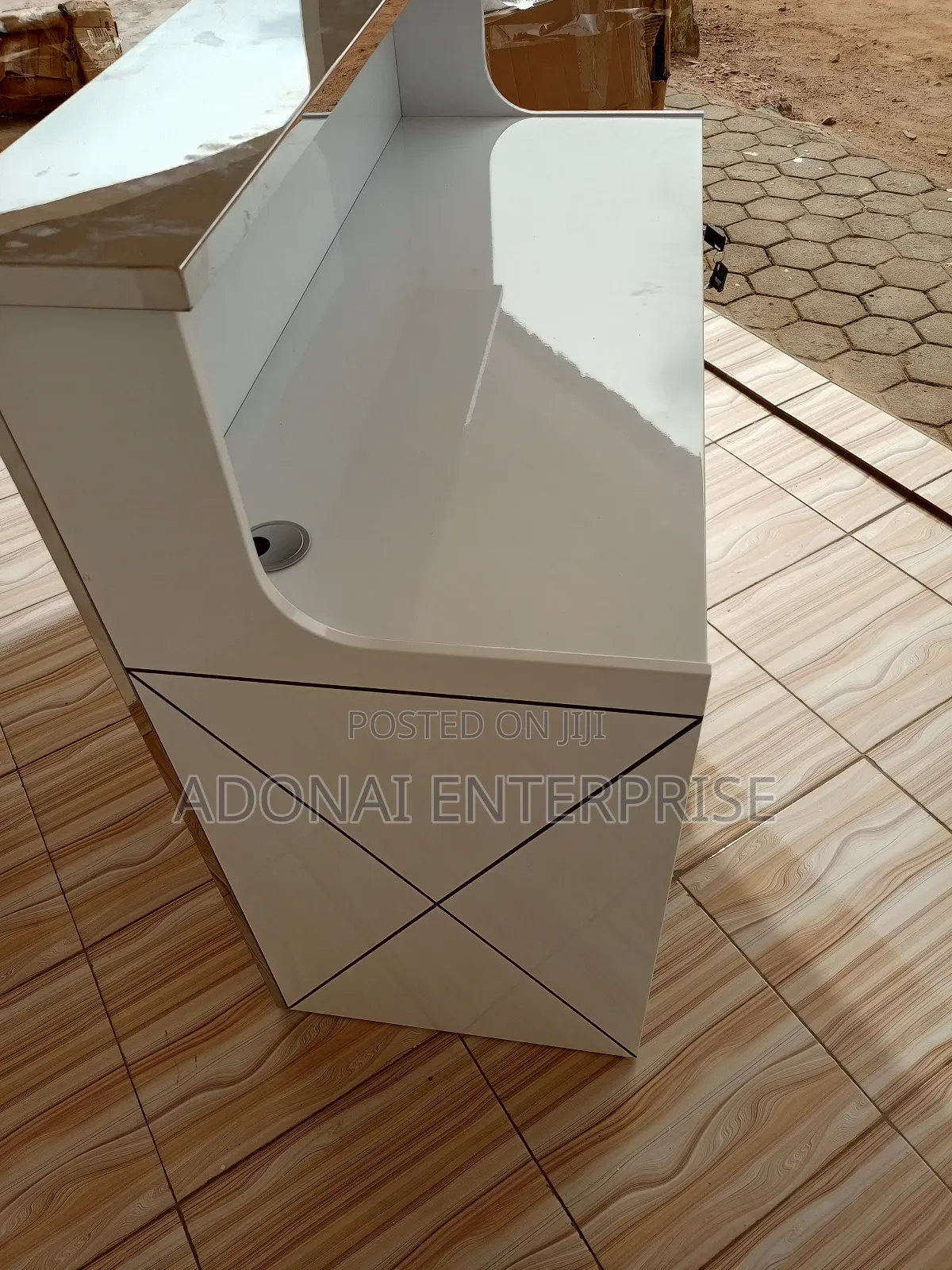 Receptionist Desk/ Front Desk