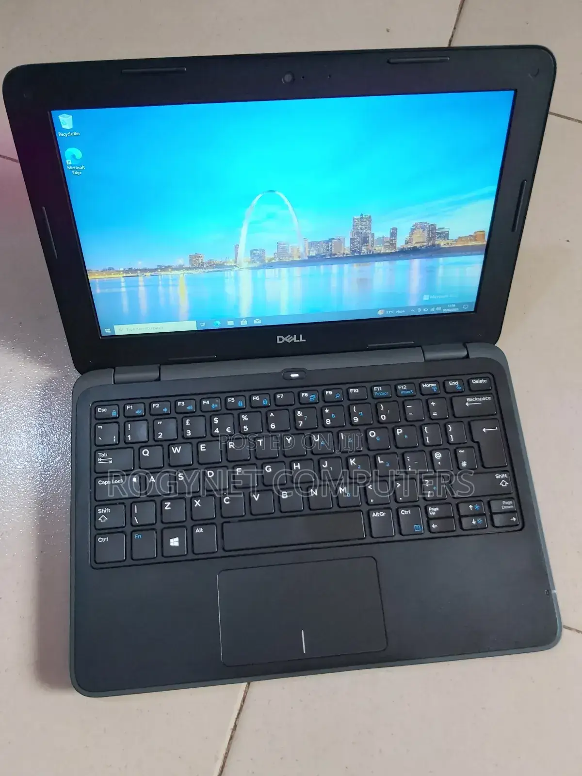 Laptop Dell Latitude 13 3380 8GB Intel Core i3 SSD 256GB