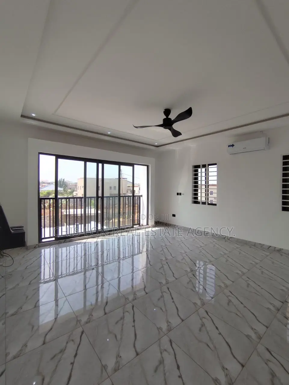 4bdrm Duplex in East Legon for sale