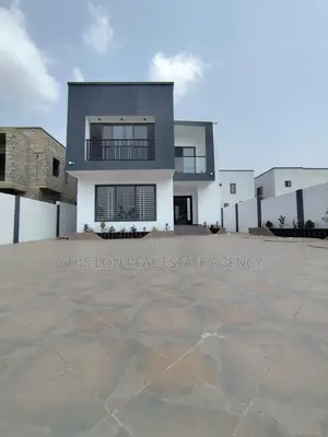 4bdrm Duplex in East Legon for sale