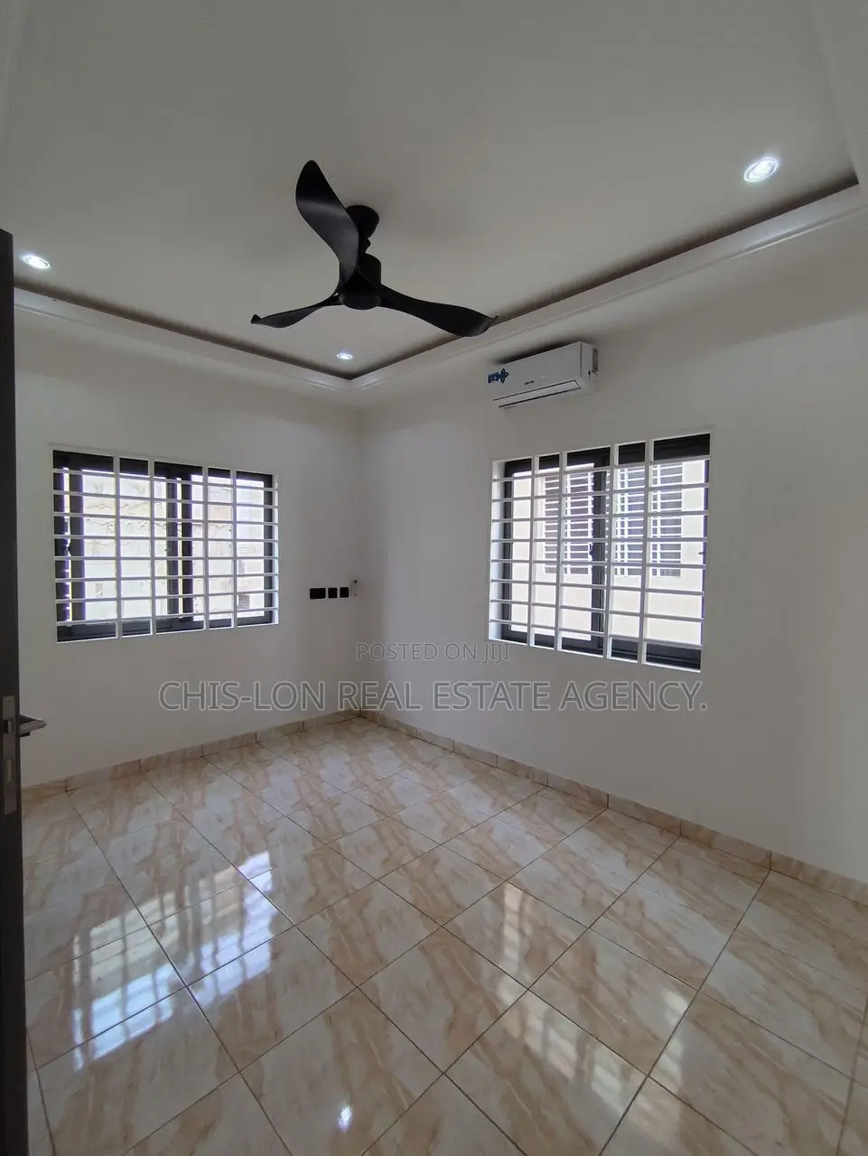 4bdrm Duplex in East Legon for sale