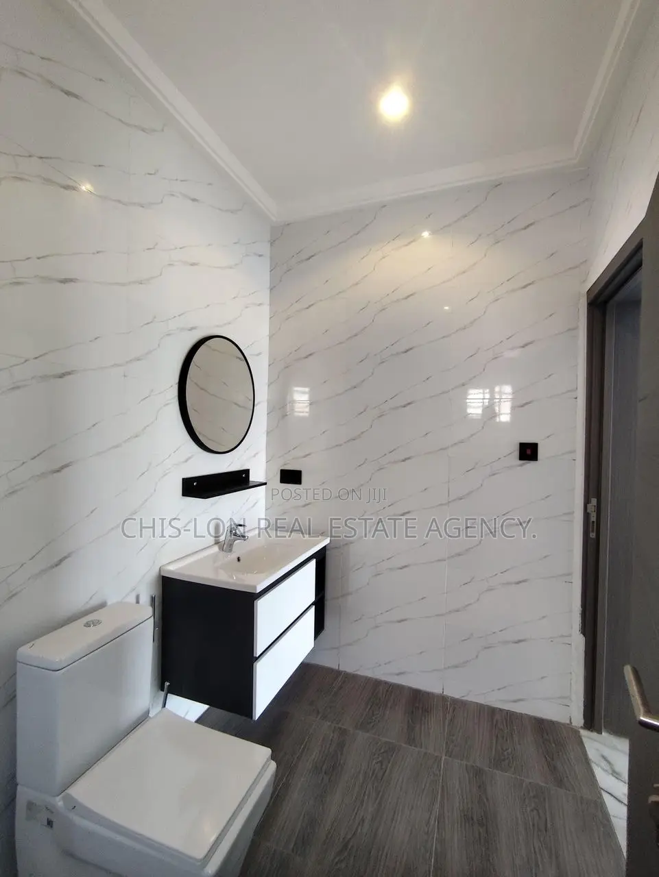 4bdrm Duplex in East Legon for sale