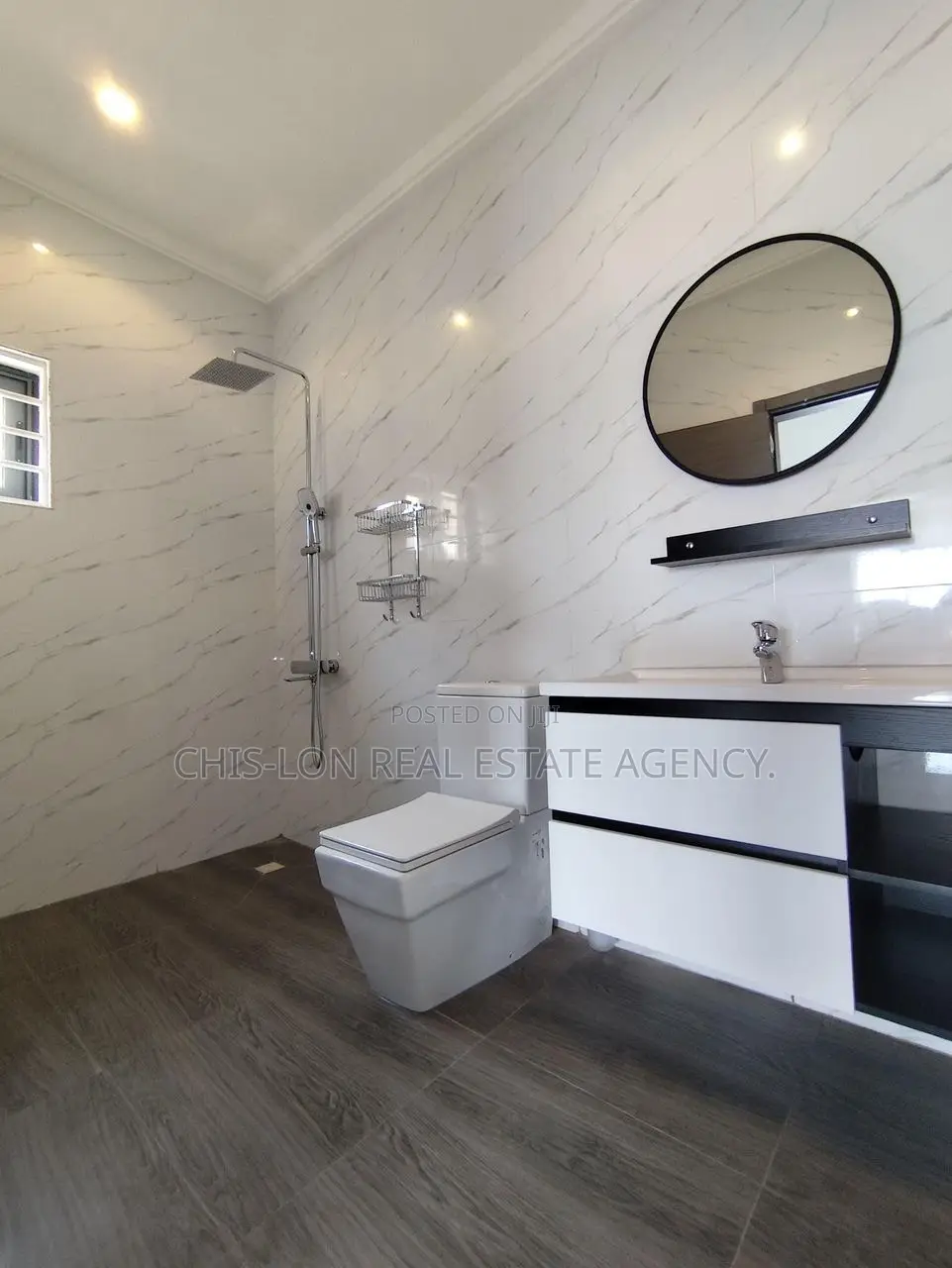 4bdrm Duplex in East Legon for sale