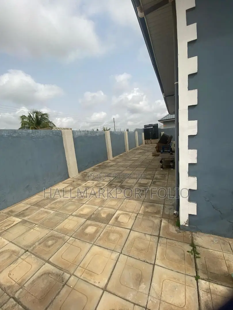 3bdrm House in Kasoa Obolo Estate, Opeikuma for sale