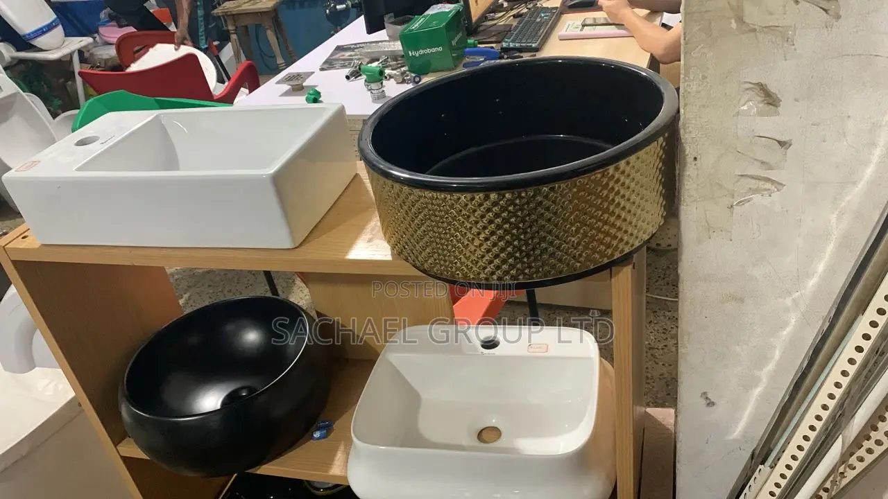 Counter Top Hand Ceramic Basin