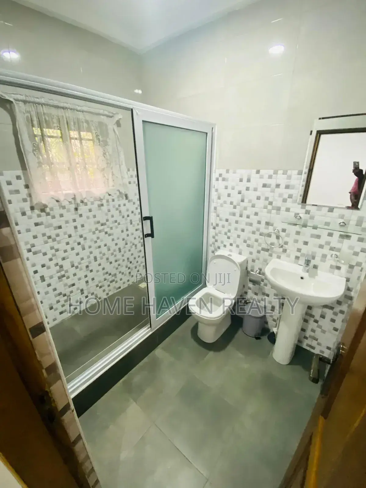 6bdrm House in Westland for rent