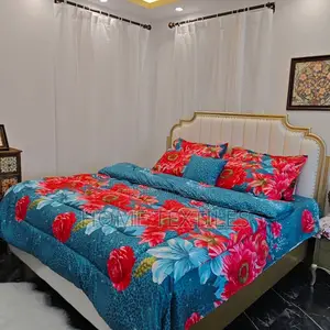 Duvet and Bedsheet With 4pillow Cases and 1throw Pillow Case