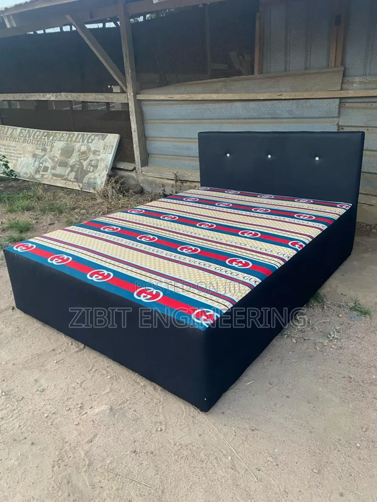 Double Bed Inbuilt