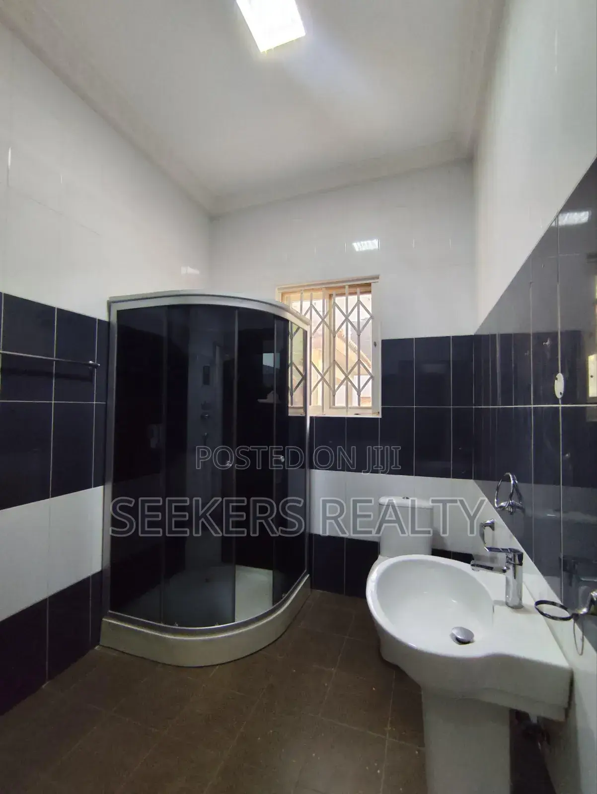 5bdrm House in Seekers Realty, East Legon for rent