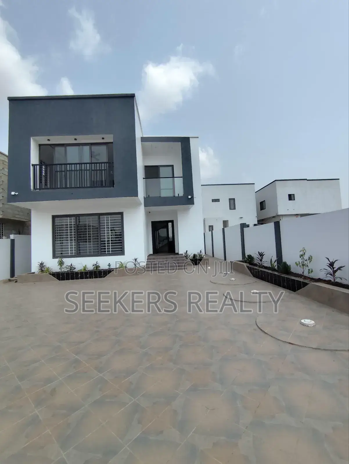 4bdrm House in Seekers Realty, East Legon for sale