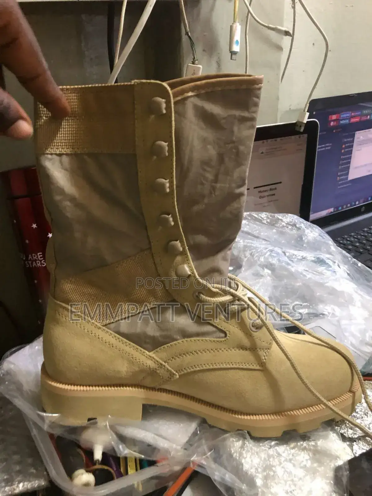 Security Desert Boots