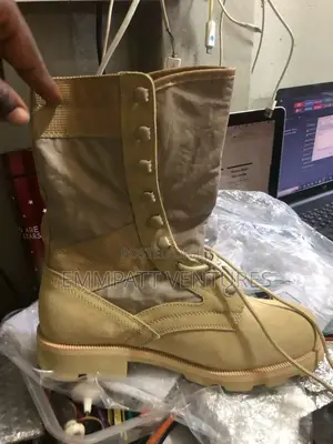 Security Desert Boots
