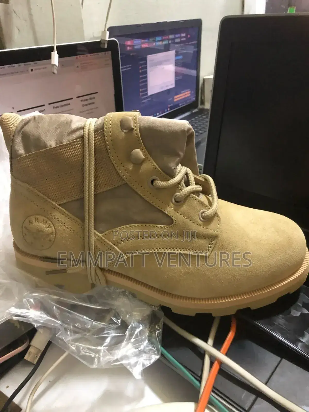 Security Desert Boots