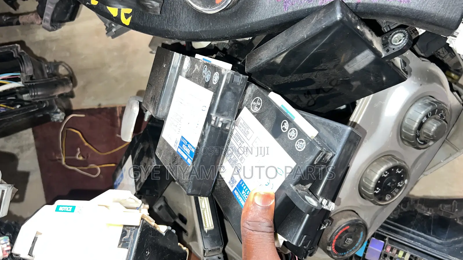 Toyota Vitz// Yaris Smart Key Board