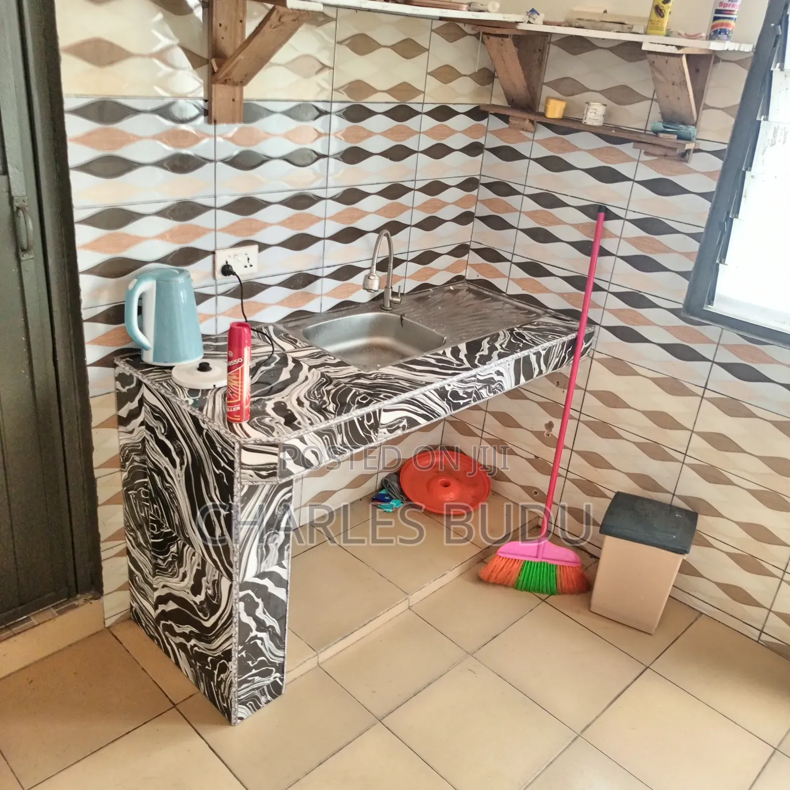 1bdrm Apartment in Ajlolo Estate, Lapaz for rent