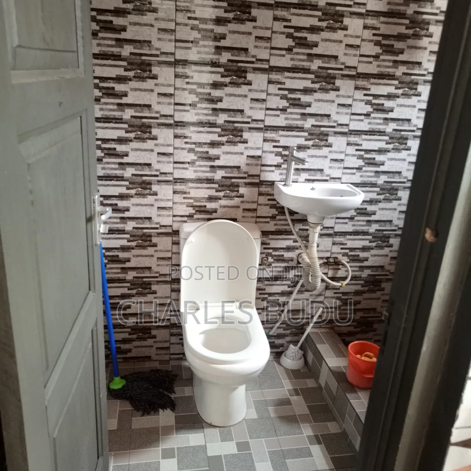 1bdrm Apartment in Ajlolo Estate, Lapaz for rent