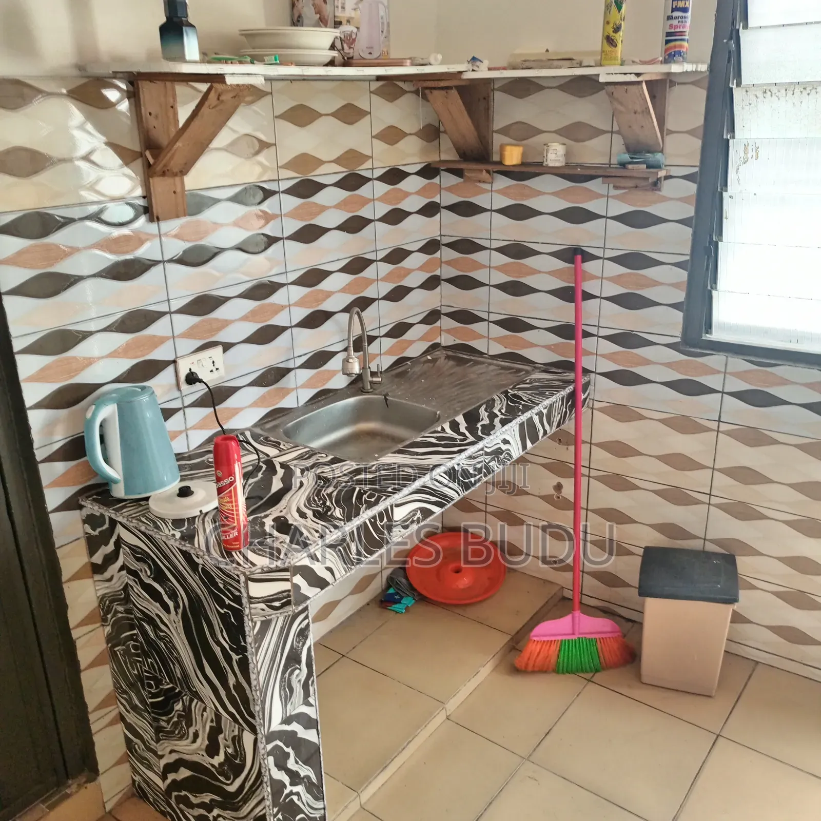 1bdrm Apartment in Ajlolo Estate, Lapaz for rent