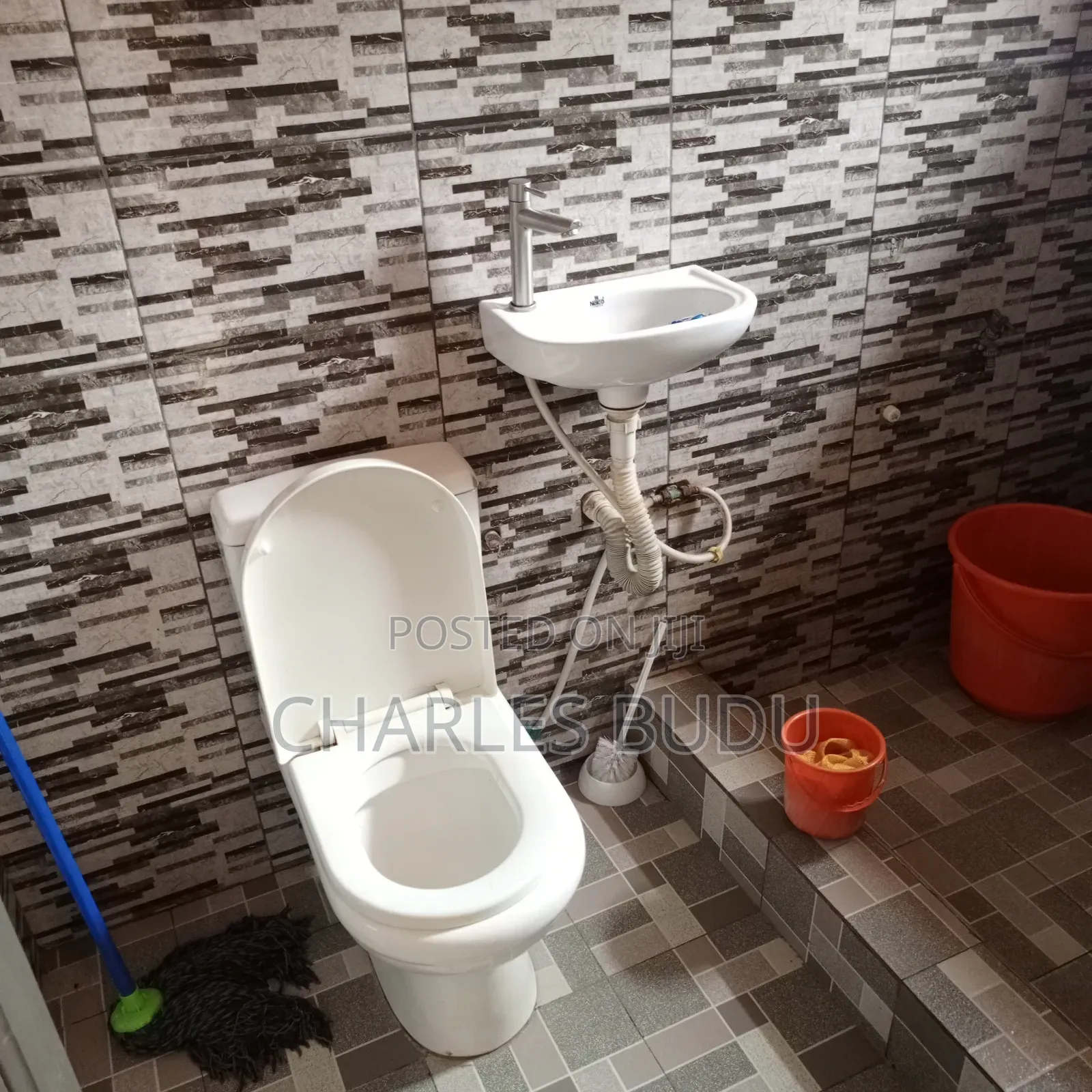 1bdrm Apartment in Ajlolo Estate, Lapaz for rent